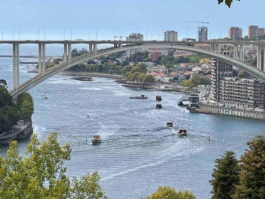 Sweet Clerigos Balcony View Apartment Porto